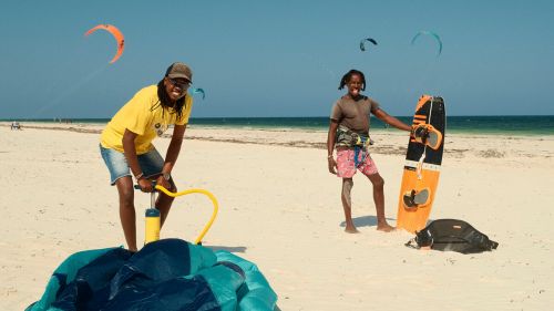 Kilifi: Die Beachboys sind immer mit viel Freude dabei