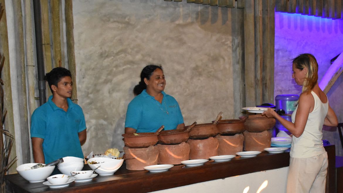 Kappalady: Buffet im Strandrestaurant