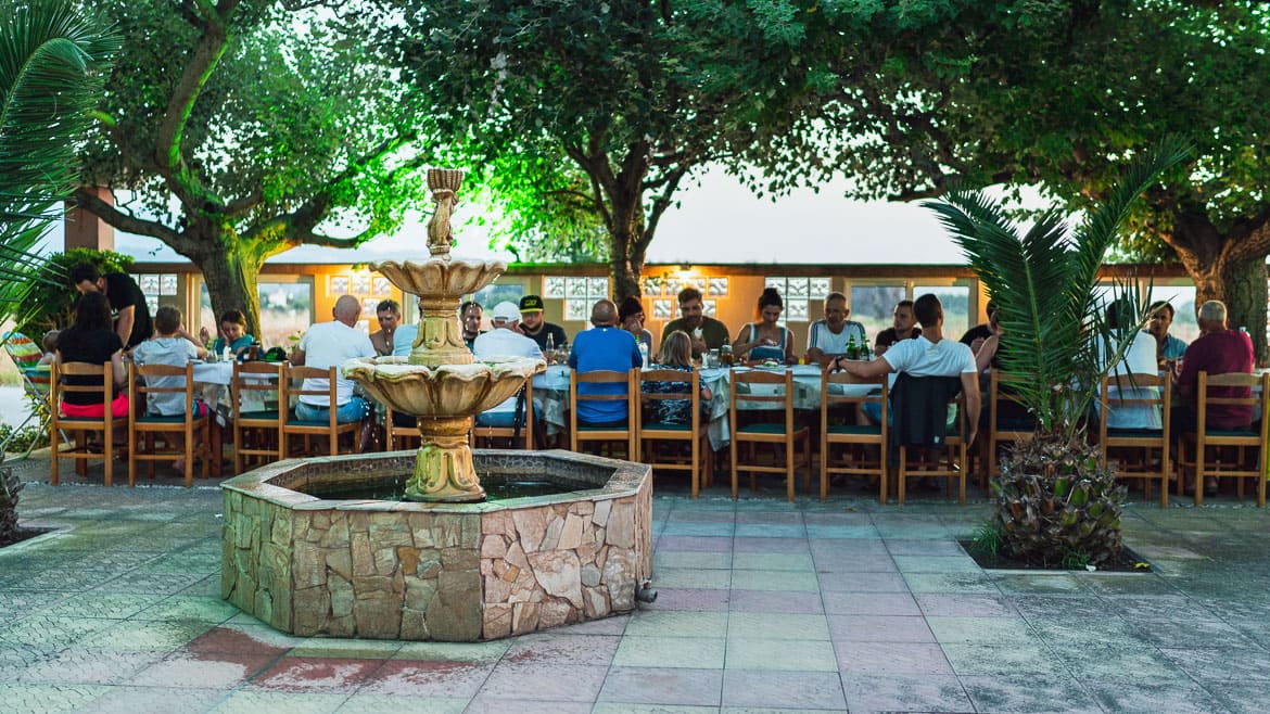 Rhodos Fanes: Gemeinsames Abendessen im Surfhotel Rhodos Fanes: Gemeinsames Abendessen im Surfhotel