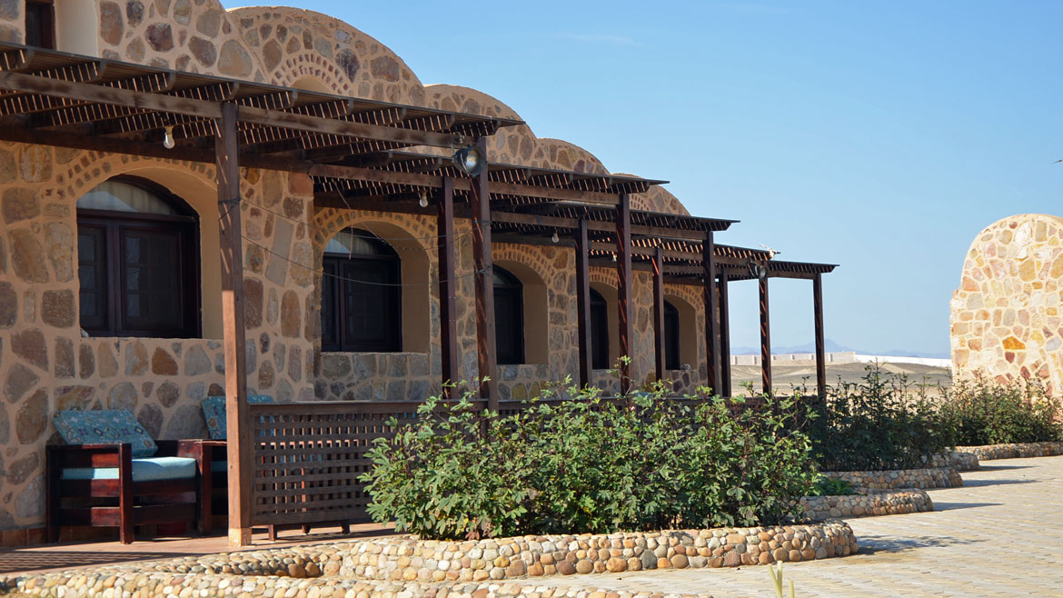 Hamata: Außenansicht auf das Kite Hotel Hamata: Außenansicht auf das Kite Hotel