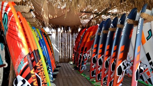 Windsurfmaterial und Lagerung: Die Station in El Naaba ist top ausgestattet