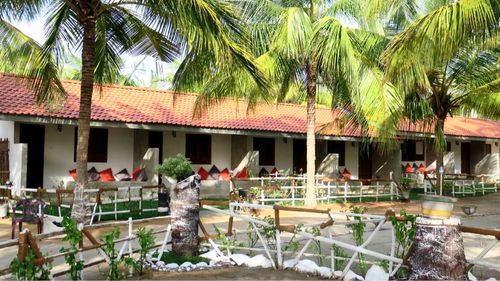 Kalpitiya: Außenansicht der Palmen Bungalows Kalpitiya: Außenansicht der Palmen Bungalows