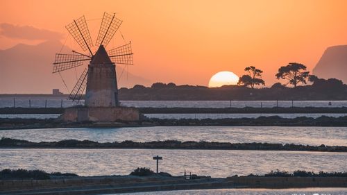 Marsala: Blick auf die Salzmühle