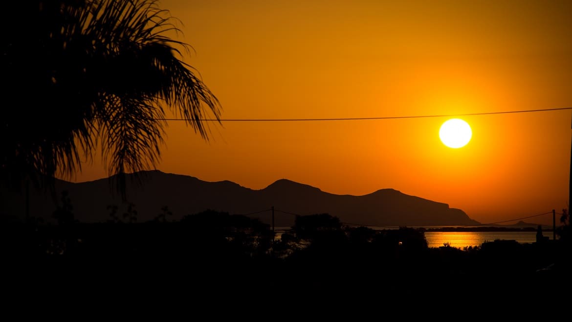 Marsala: Blick am Abend von den Surfer Appartements
