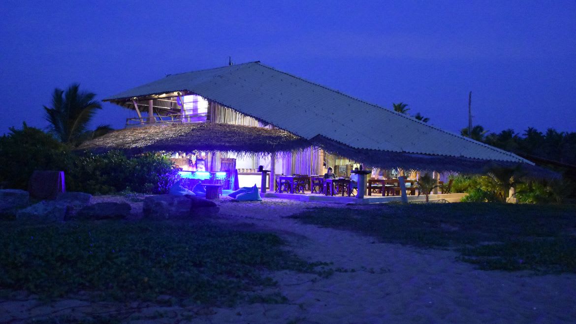 Kappalady: Das Strand Restaurant am Abend
