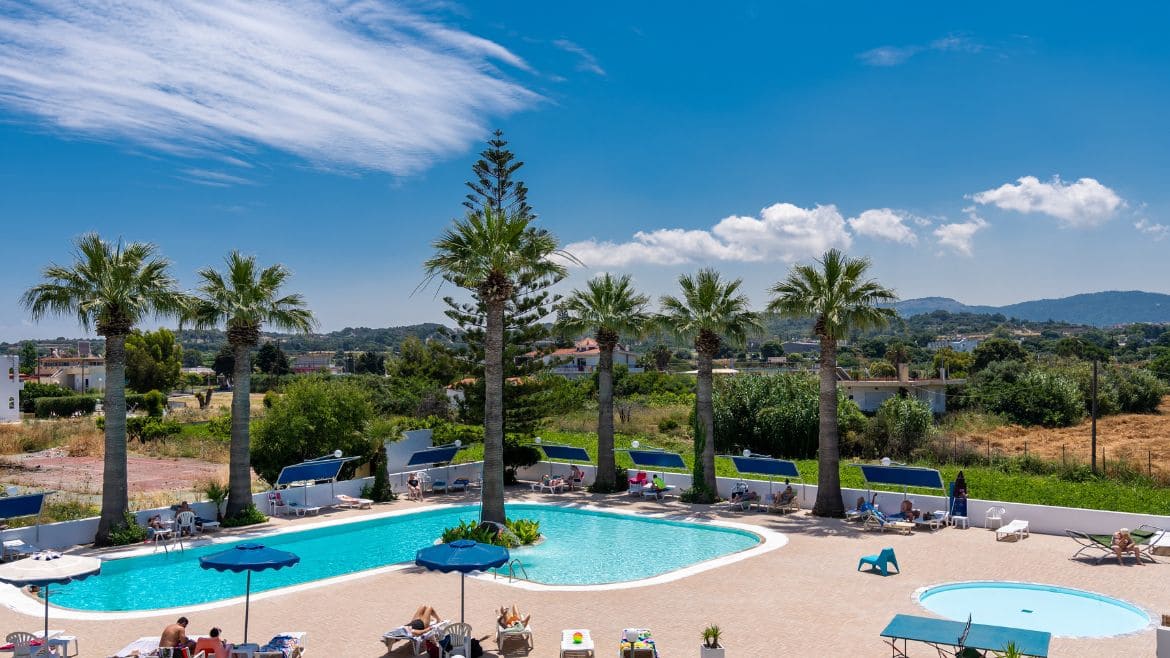 Rhodos Theologos: Blick auf den Pool