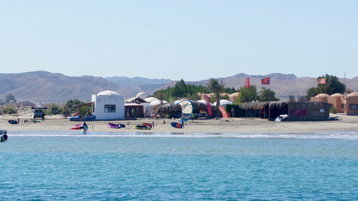 El Naaba: Die Kite- und Wing/Windsurf Station