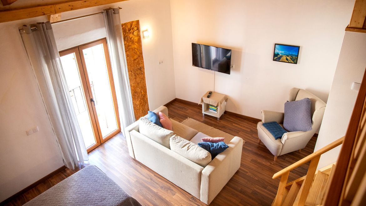 Algarve: Blick in den Wohnbereich des Familienzimmers