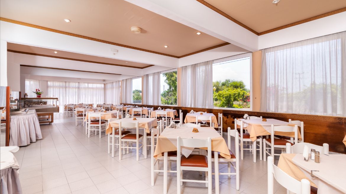 Rhodos Theologos: Buffetrestaurant im Surfhotel Rhodos Theologos: Buffetrestaurant im Surfhotel
