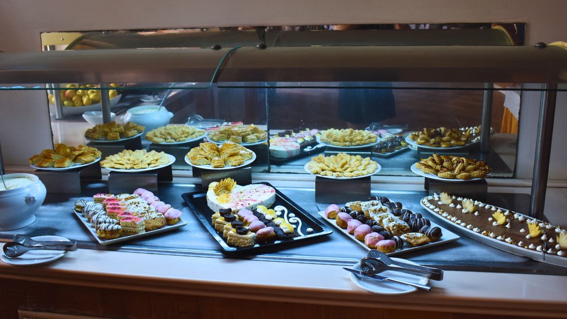 Zarzis: Das Buffet bietet leckere Desserts