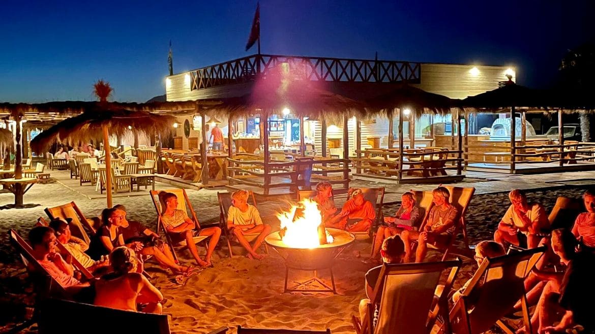 Ulcinj: Den Tag an der Kite- und Wingsurf Station ausklingen lassen Ulcinj: Den Tag an der Kite- und Wingsurf Station ausklingen lassen