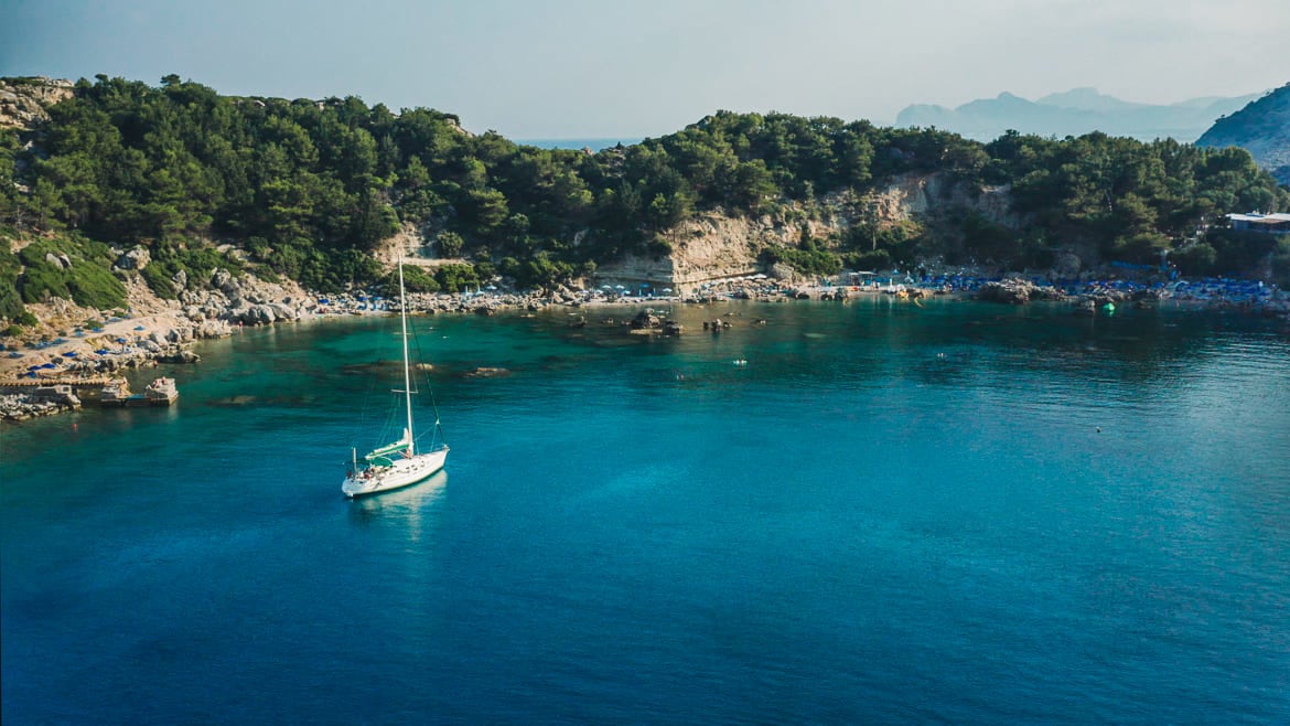 Fanes: Anthony Quinn Bay auf Rhodos.