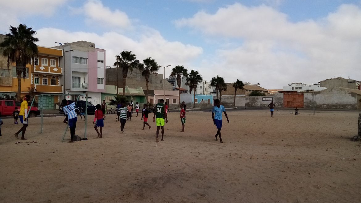 Boa Vista: Eine kleine Runde Fußball darf auch in Sal Rei nicht fehlen Boa Vista: Eine kleine Runde Fußball darf auch in Sal Rei nicht fehlen