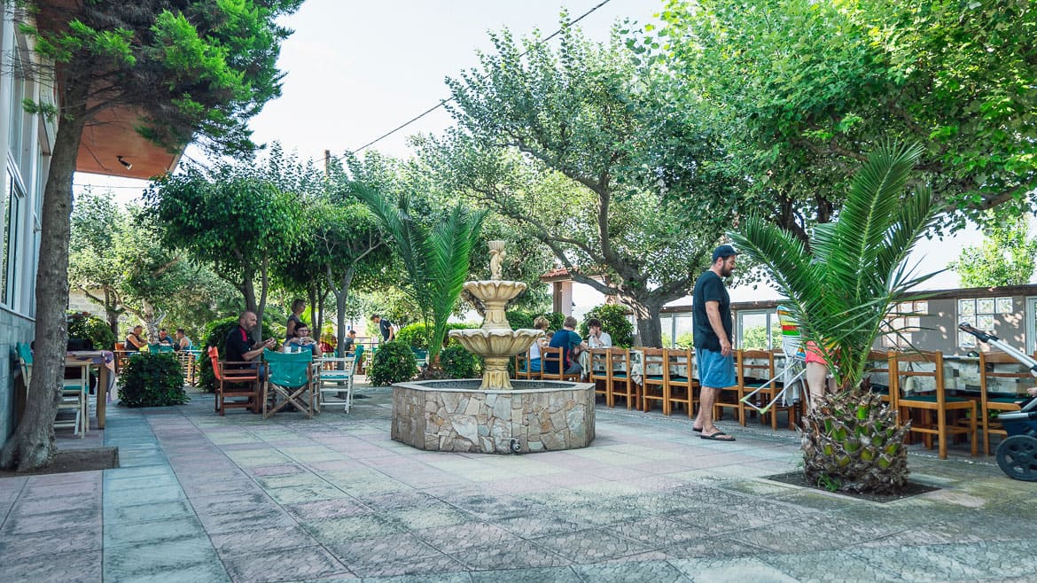 Rhodos Fanes: Terrasse des Surfhotels