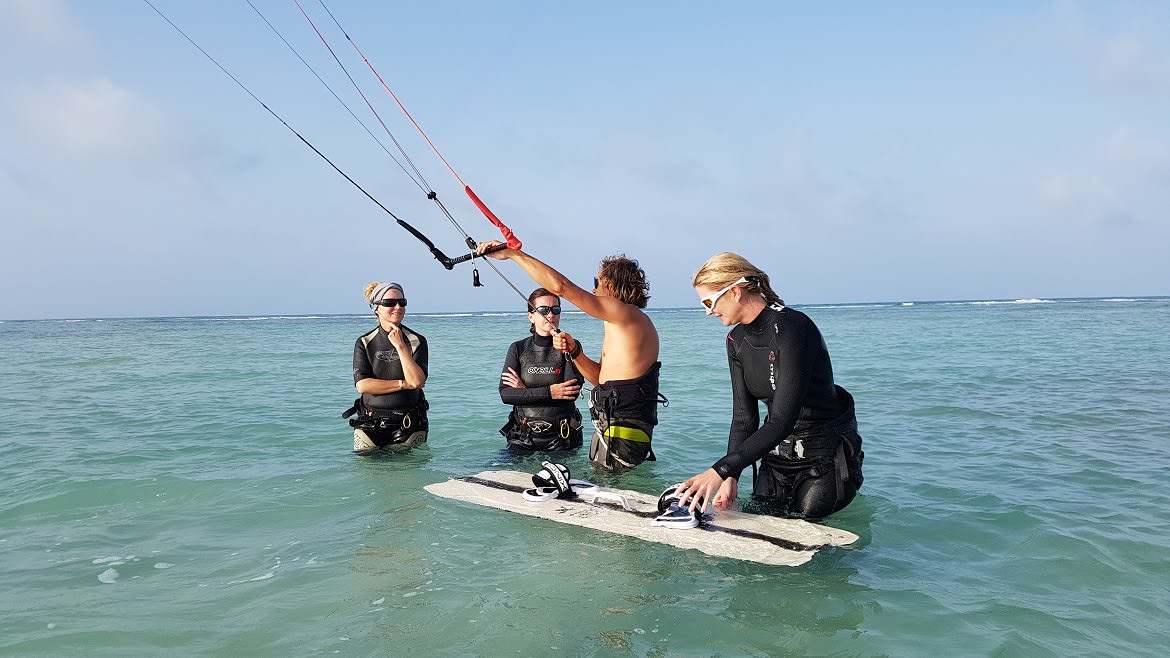 Djerba-Zarzis: Gruppenschulung beim Kite Camp