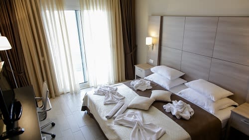 Ulcinj: Im Komforthotel werden Handtücher und Bettwäsche gestellt. Ulcinj: Im Komforthotel werden Handtücher und Bettwäsche gestellt.