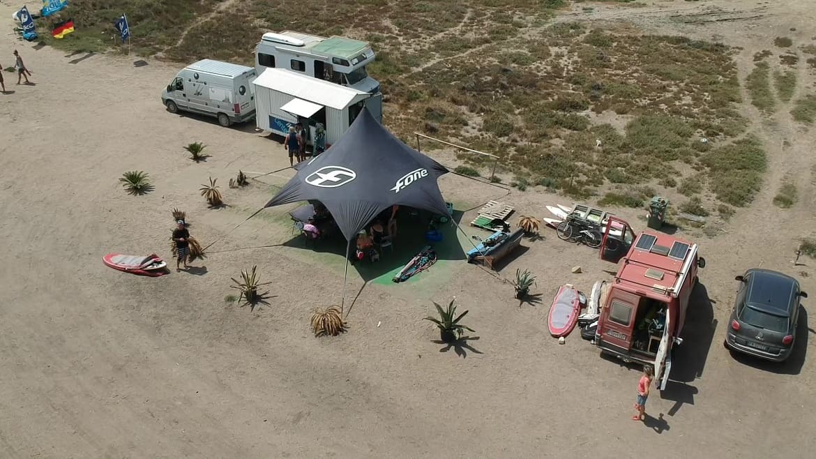 Marsala: Die Kite- und Windsurf Station von oben