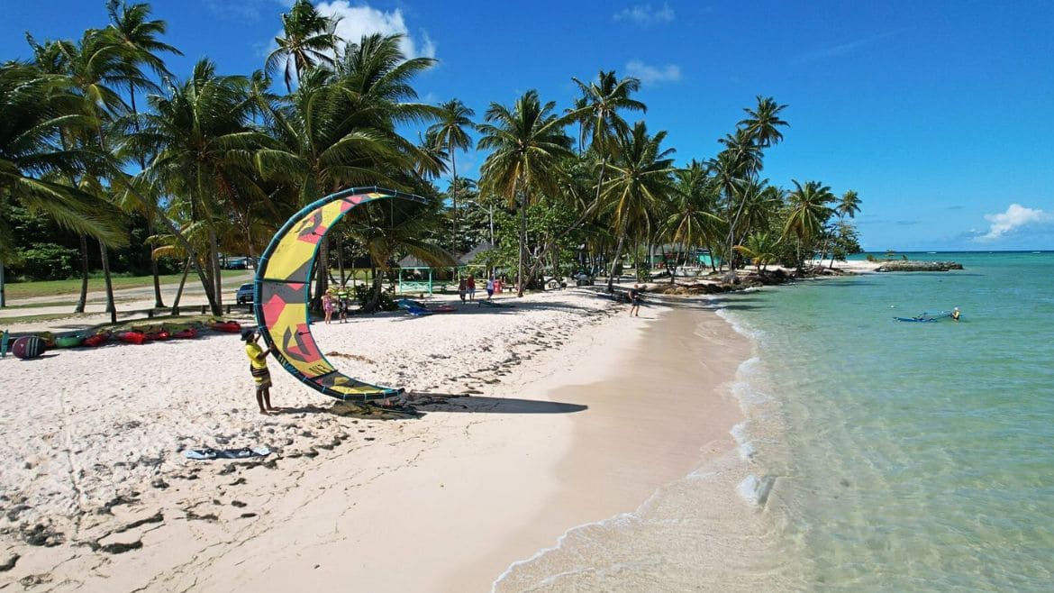 Tobago: Kitestart am Strand Tobago: Kitestart am Strand