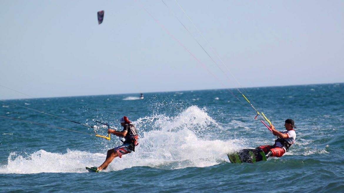 Ulcinj: Kitesurfen an der Kite- und Wingsurf Station Ulcinj: Kitesurfen an der Kite- und Wingsurf Station