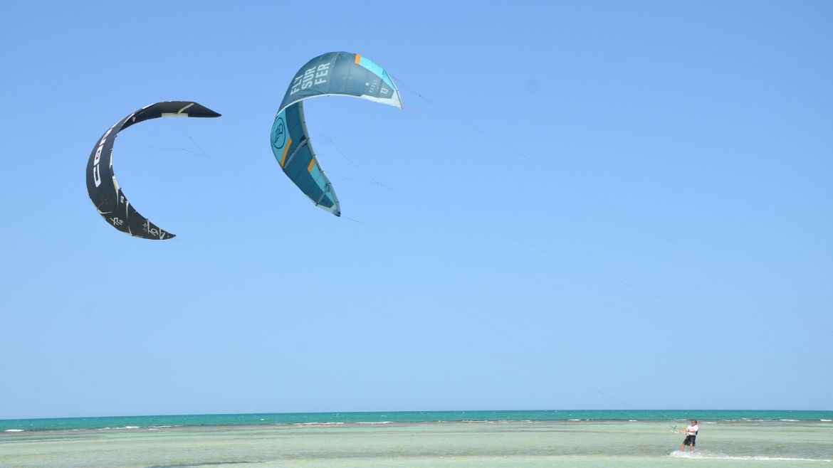 Djerba-Zarzis: Kiter an der Station