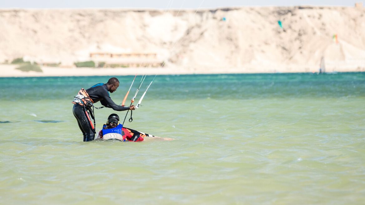 Dakhla: Die Kite- Wingsurf Station bietet kleine Gruppenschulungen und auch Privatunterricht an Dakhla: Die Kite- Wingsurf Station bietet kleine Gruppenschulungen und auch Privatunterricht an