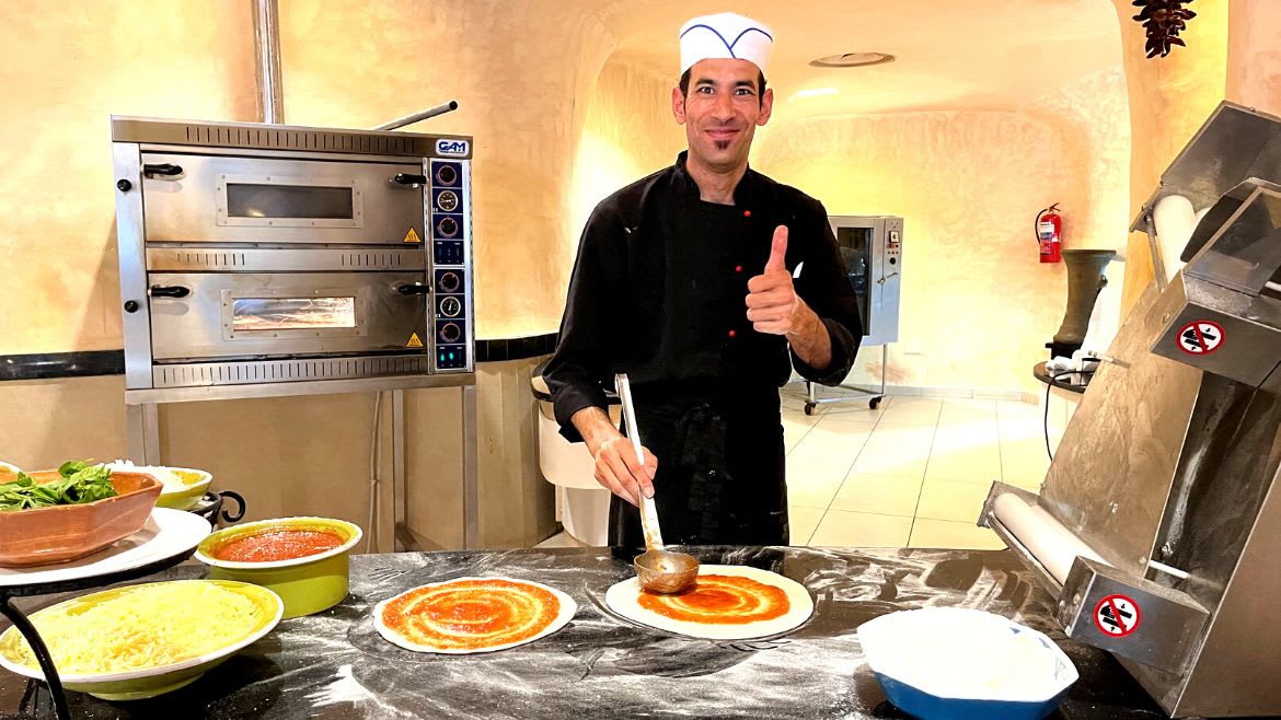 Djerba-Zarzis: Pizzabäcker des Buffetrestaurant Djerba-Zarzis: Pizzabäcker des Buffetrestaurant