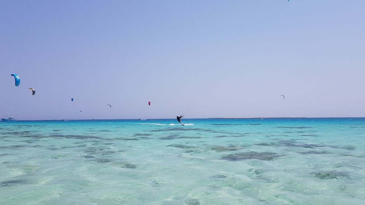 Kristallklares Wasser in der Soma Bay und Safaga Island