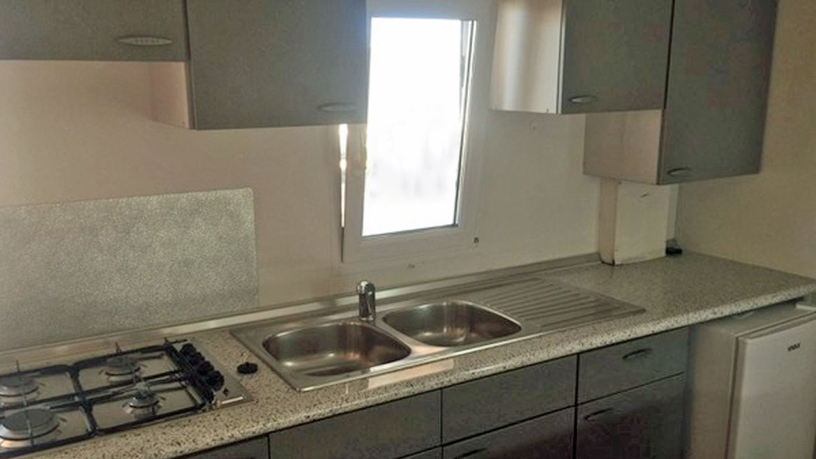 Ulcinj: Kochbereich der Strand Bungalows