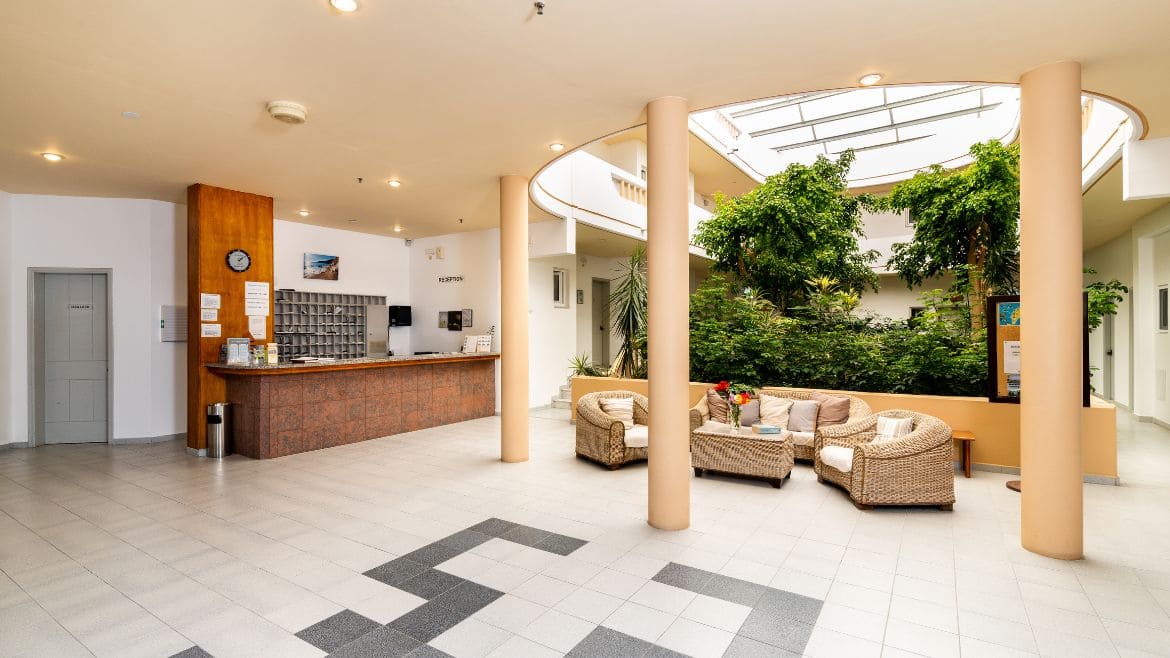 Rhodos Theologos: Lobby des Surfhotels Rhodos Theologos: Lobby des Surfhotels