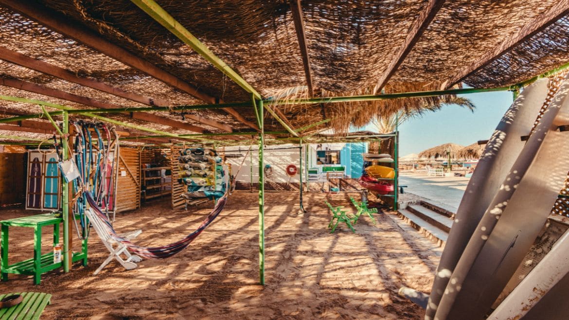 Soma Bay: Material ohne Ende an der Station Soma Bay: Material ohne Ende an der Station