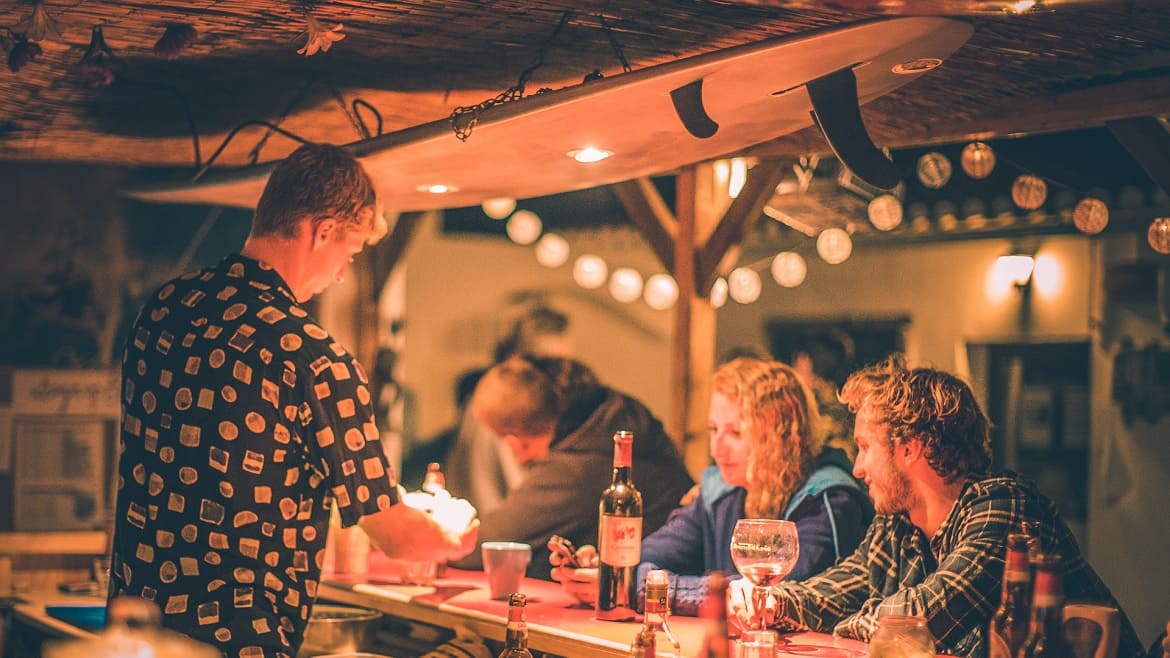 Algarve: Nach dem Kiten beginnt das spannende Nachtleben in Alvor