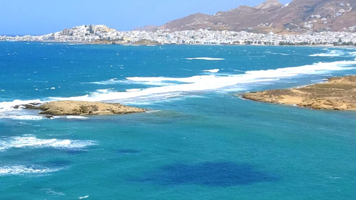 Naxos: Naxos, das top Revier für Wing- und Windsurfer Naxos: Naxos, das top Revier für Wing- und Windsurfer