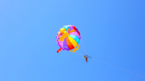 Djerba-Zarzi: Parasailing am Komforthotel Zarzis Djerba-Zarzi: Parasailing am Komforthotel Zarzis