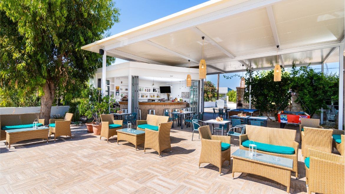 Rhodos Theologos: Die Poolbar des Surfhotels Rhodos Theologos: Die Poolbar des Surfhotels