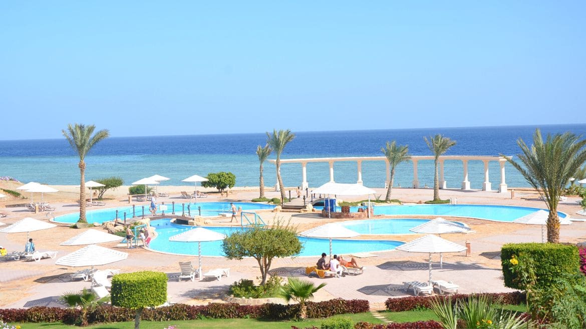 El Naaba: Poollandschaft mit Meerblick im Komforthotel