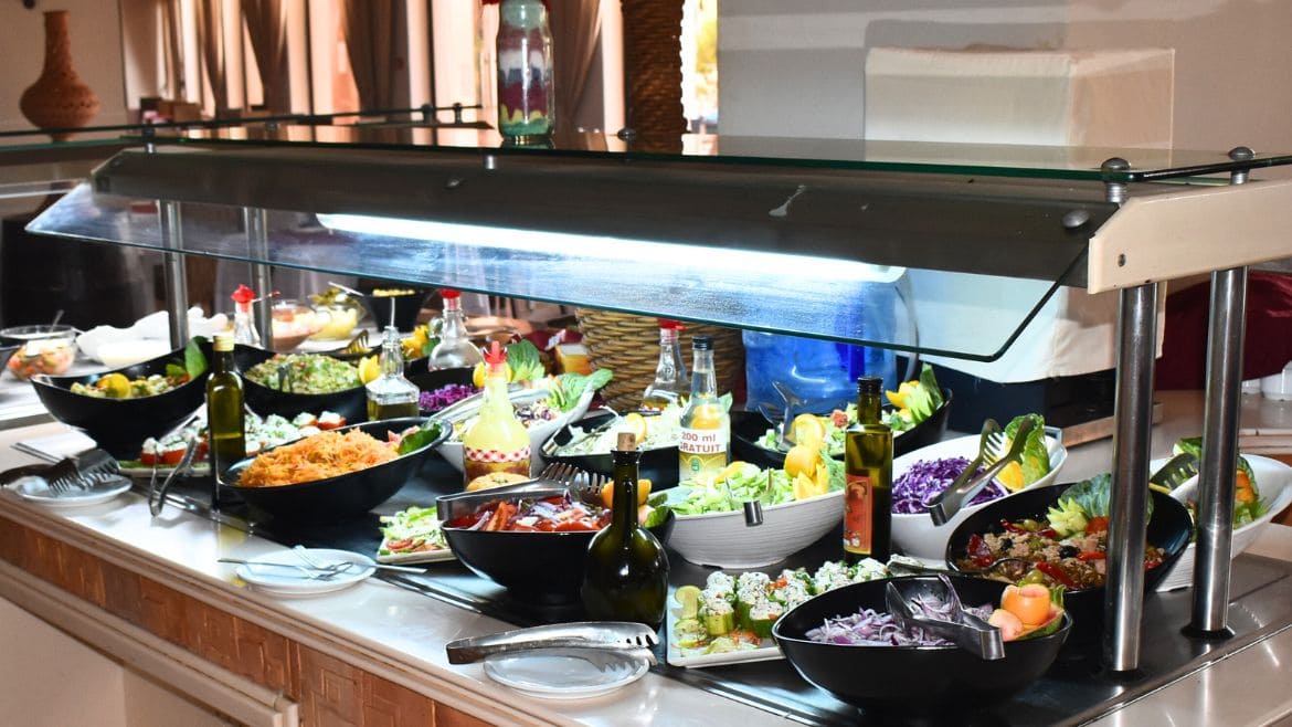 Zarzis: Salatbuffet im Clubhotel