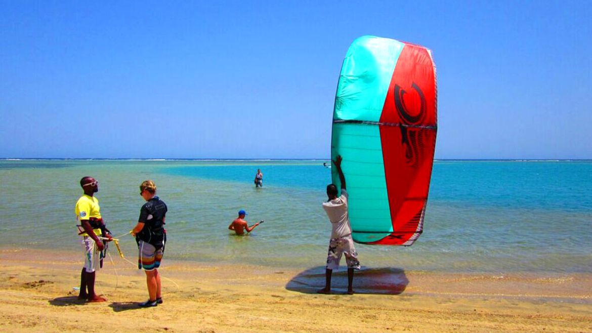 El Naaba: Schulungsbild an der Kite- und Wing/Windsurf Station El Naaba: Schulungsbild an der Kite- und Wing/Windsurf Station