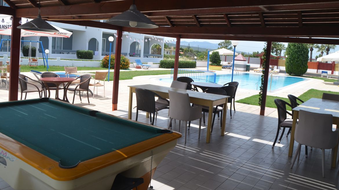 Theologos: Außenbereich der Surf Studios