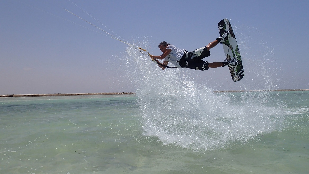Djerba-Zarzis: Sprungübungen an der Kitesurf Station
