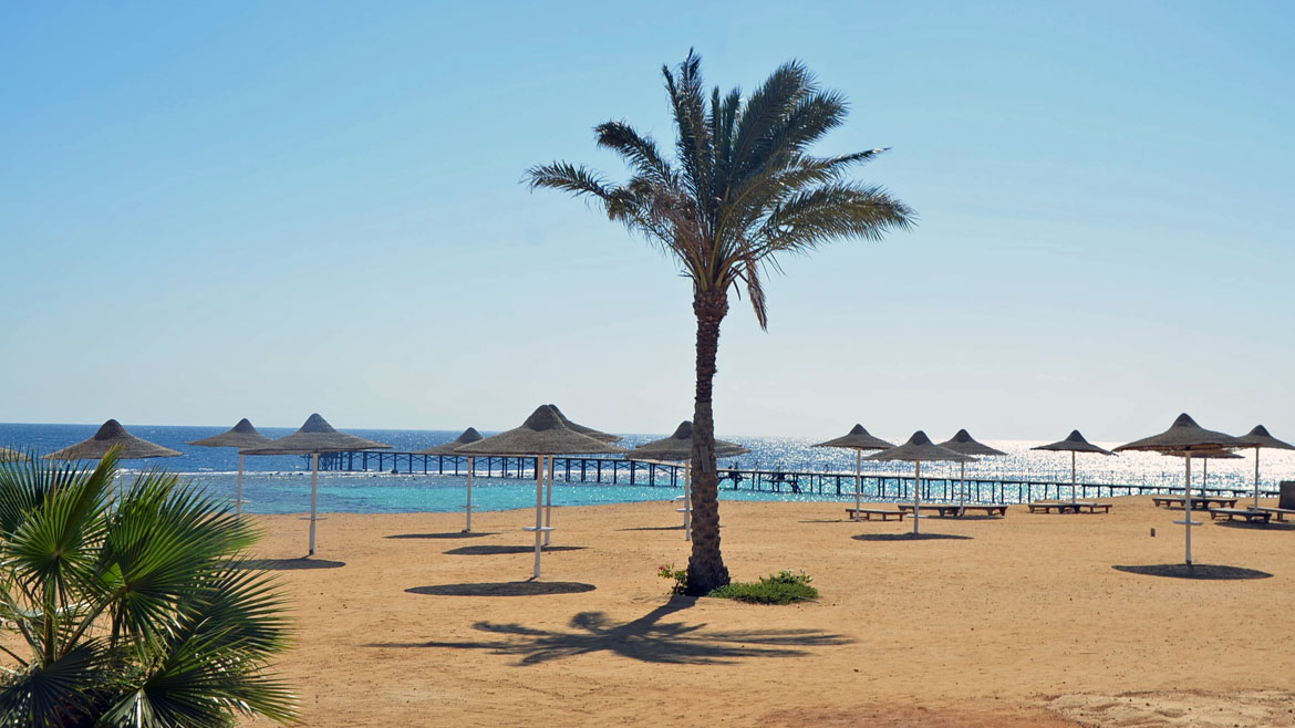 Hamata: Strandbereich des Komforthotels