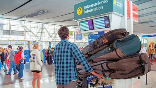 Kitesurfen: Materialmitnahme im Flieger Kitesurfen: Materialmitnahme im Flieger