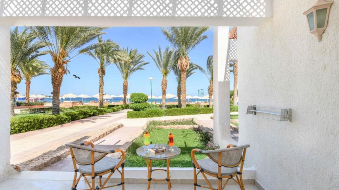 Safaga: Terrasse der Deluxe Beach Front Zimmer Safaga: Terrasse der Deluxe Beach Front Zimmer