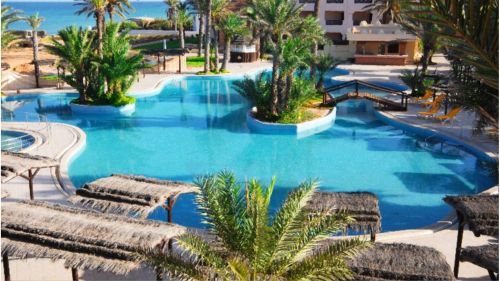 Zarzis: Großzügige Poollandschaft