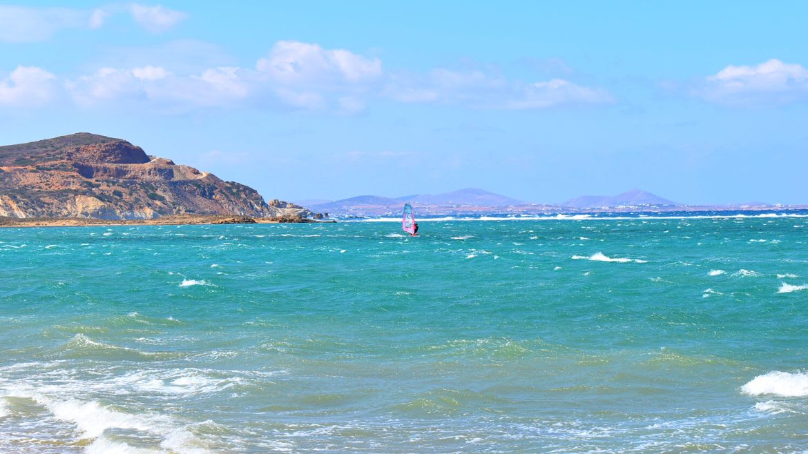 Naxos: Tolle Wasserfarben an der Station