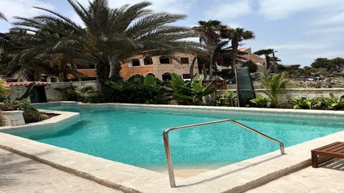 Boa Vista: Poolbereich der Surflodge