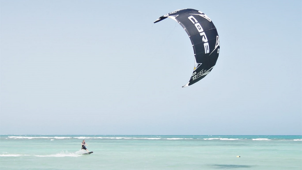 Djerba-Zarzis: türkisblaues Wasser an der Kitesurf Station Djerba-Zarzis: türkisblaues Wasser an der Kitesurf Station