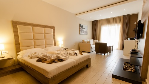 Ulcinj: Doppelbett im Komforthotel Ulcinj: Doppelbett im Komforthotel