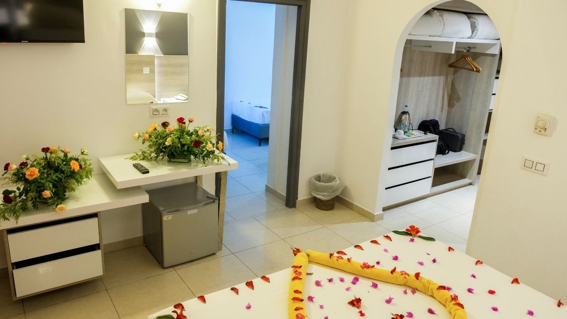 Zarzis: Übersicht der großen Familienzimmer mit zwei Schlafbereichen Zarzis: Übersicht der großen Familienzimmer mit zwei Schlafbereichen