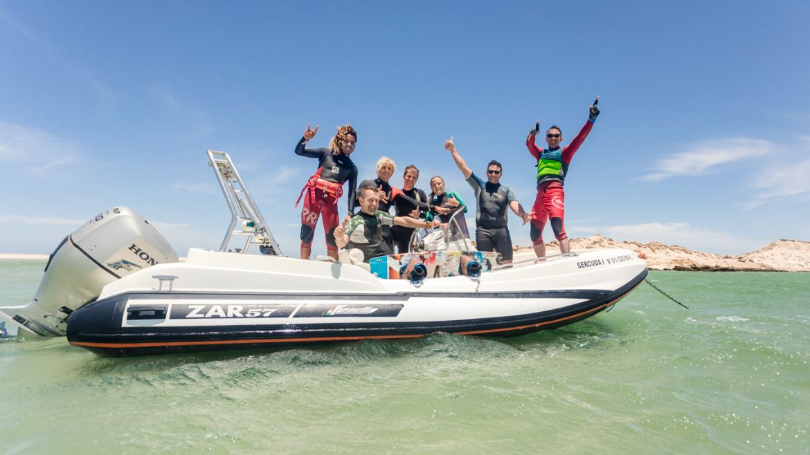 Wingsurfmaterial und Lagerung: Unser Team in Dakhla Wingsurfmaterial und Lagerung: Unser Team in Dakhla