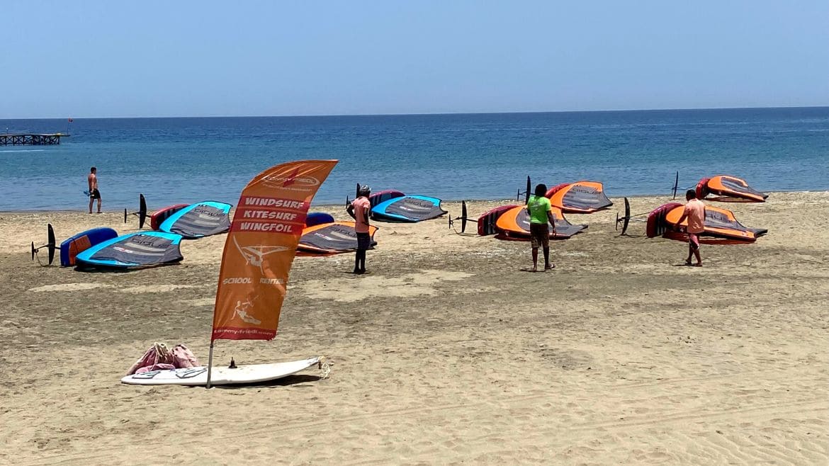 El Naaba: Warten auf den Wind an der Kite- und Wing/Windsurf Station
